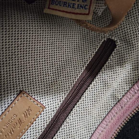 Dooney & Bourke Light Pink Leather Crossbody/Shoulder Bag - Picture 6 of 14